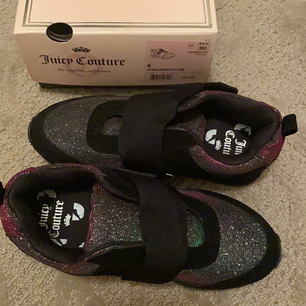 New in box Juicy Couture size 6 tennis shoe